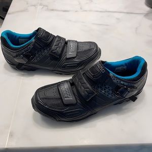 Shimano Women’s Cycling Shoes WITH CLEATS Size 40